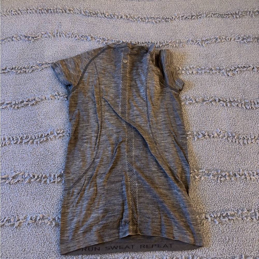 Grey Lululemon swiftly tech T-shirt - Picture 2 of 5